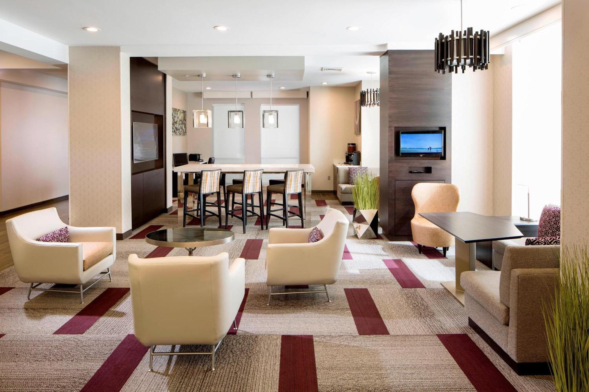 Hotel By Marriott Universities At The Capitol