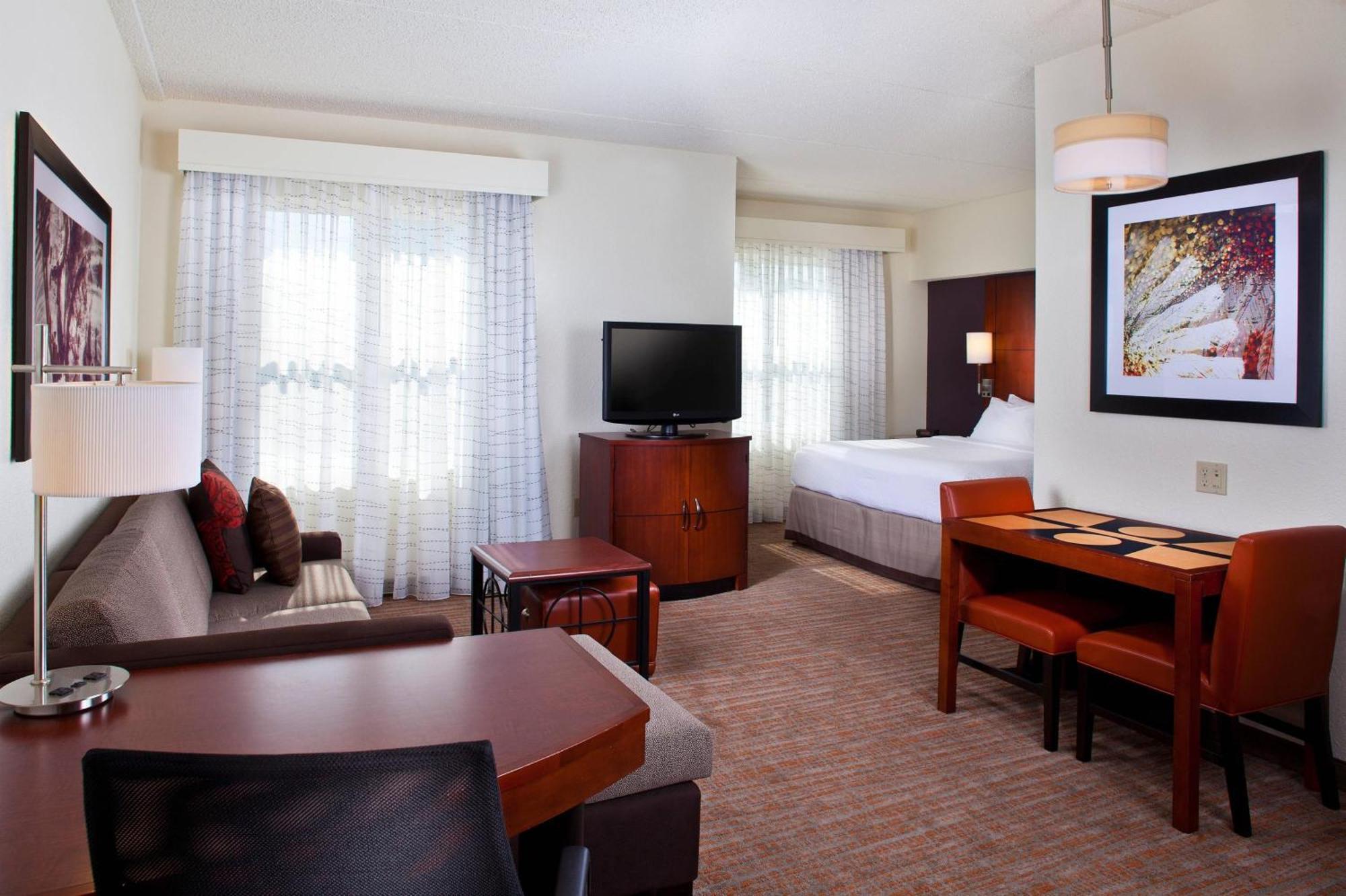 Hotel By Marriott Universities At The Capitol