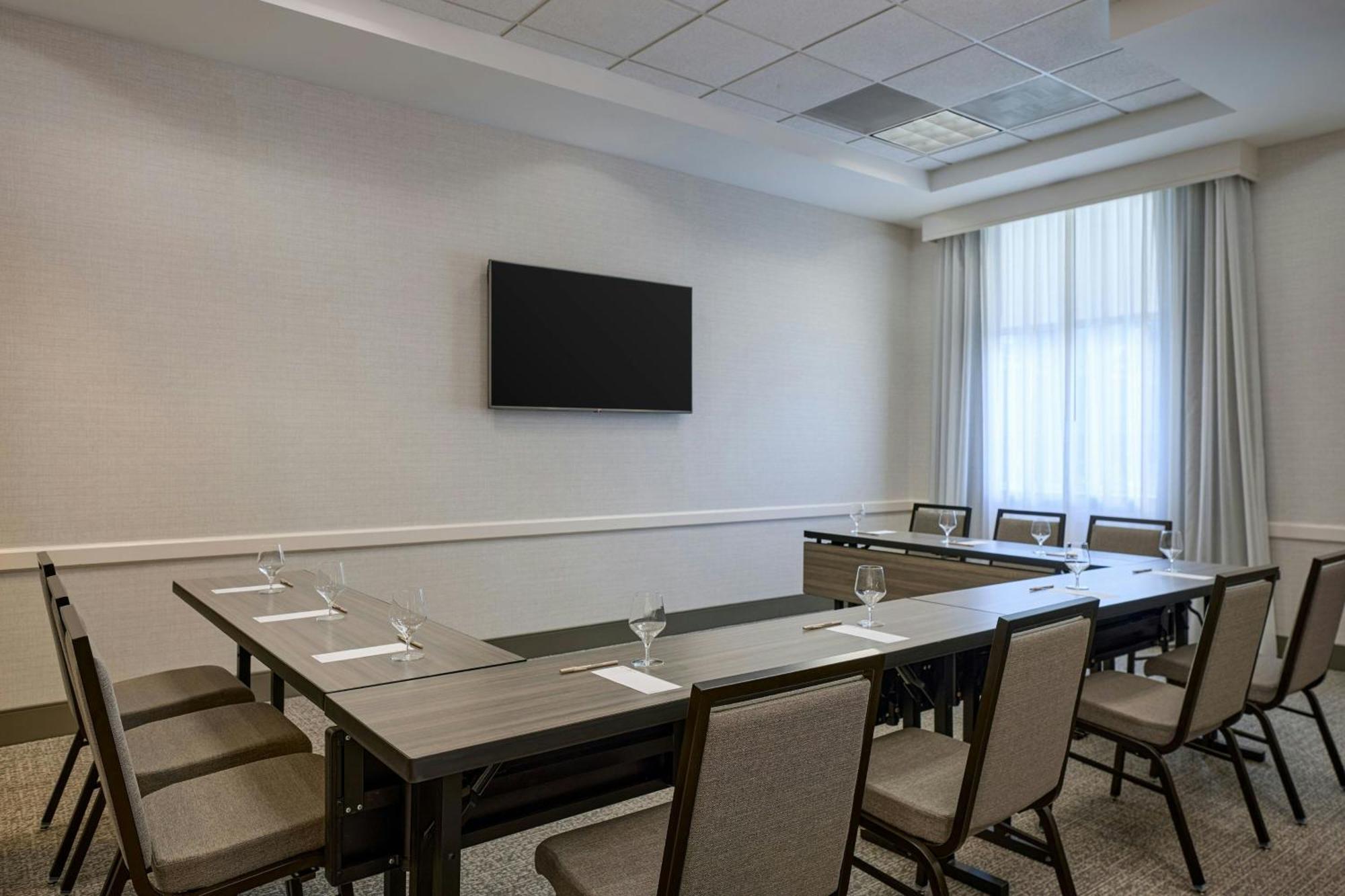 By Marriott Universities At The Capitol 3* Tallahassee
