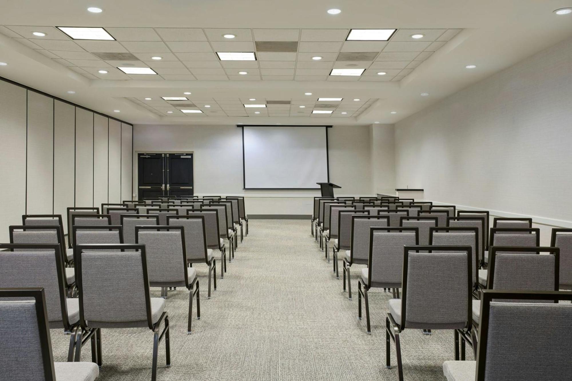 By Marriott Universities At The Capitol Hotel