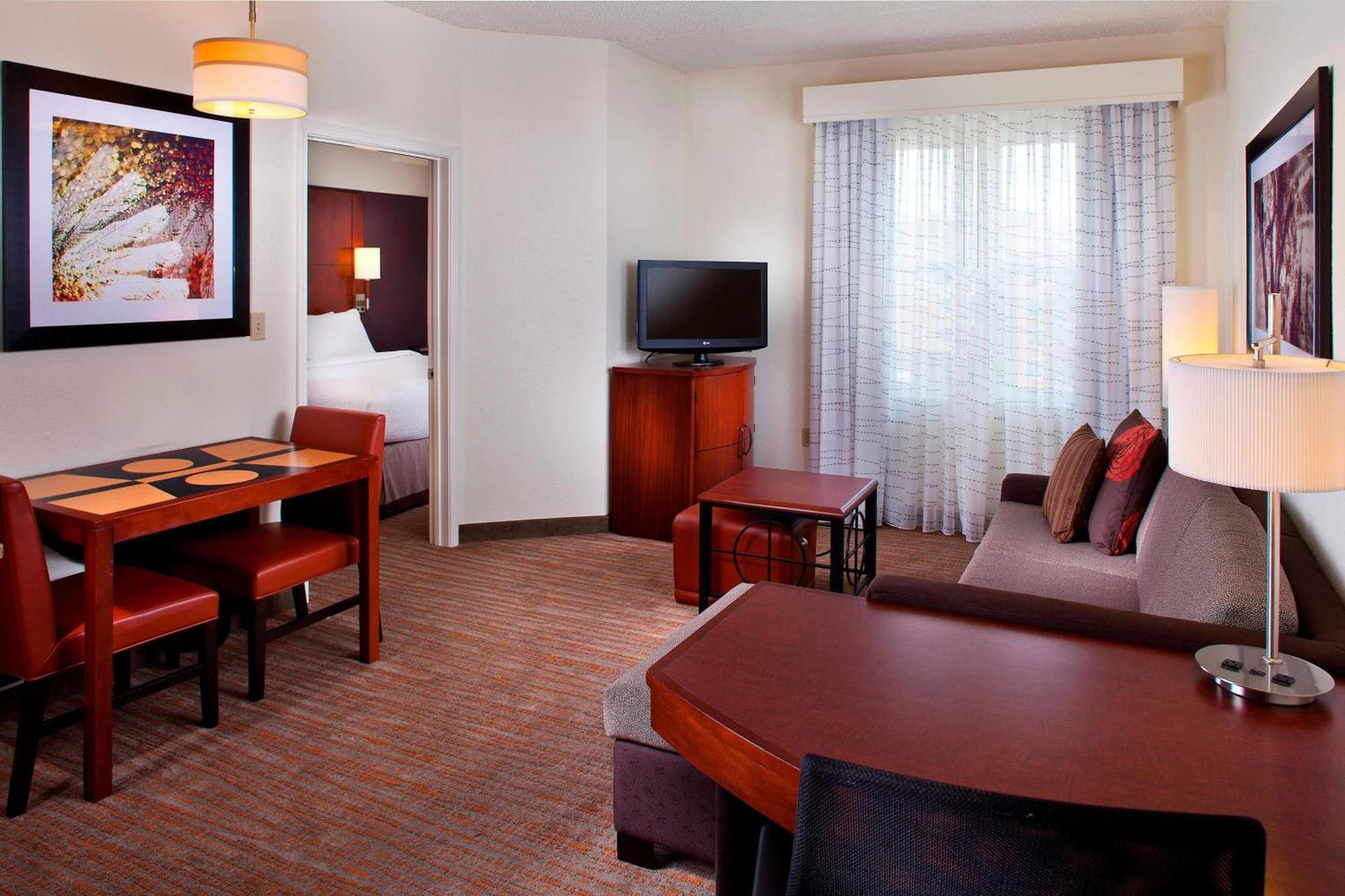 By Marriott Universities At The Capitol Hotel 3*