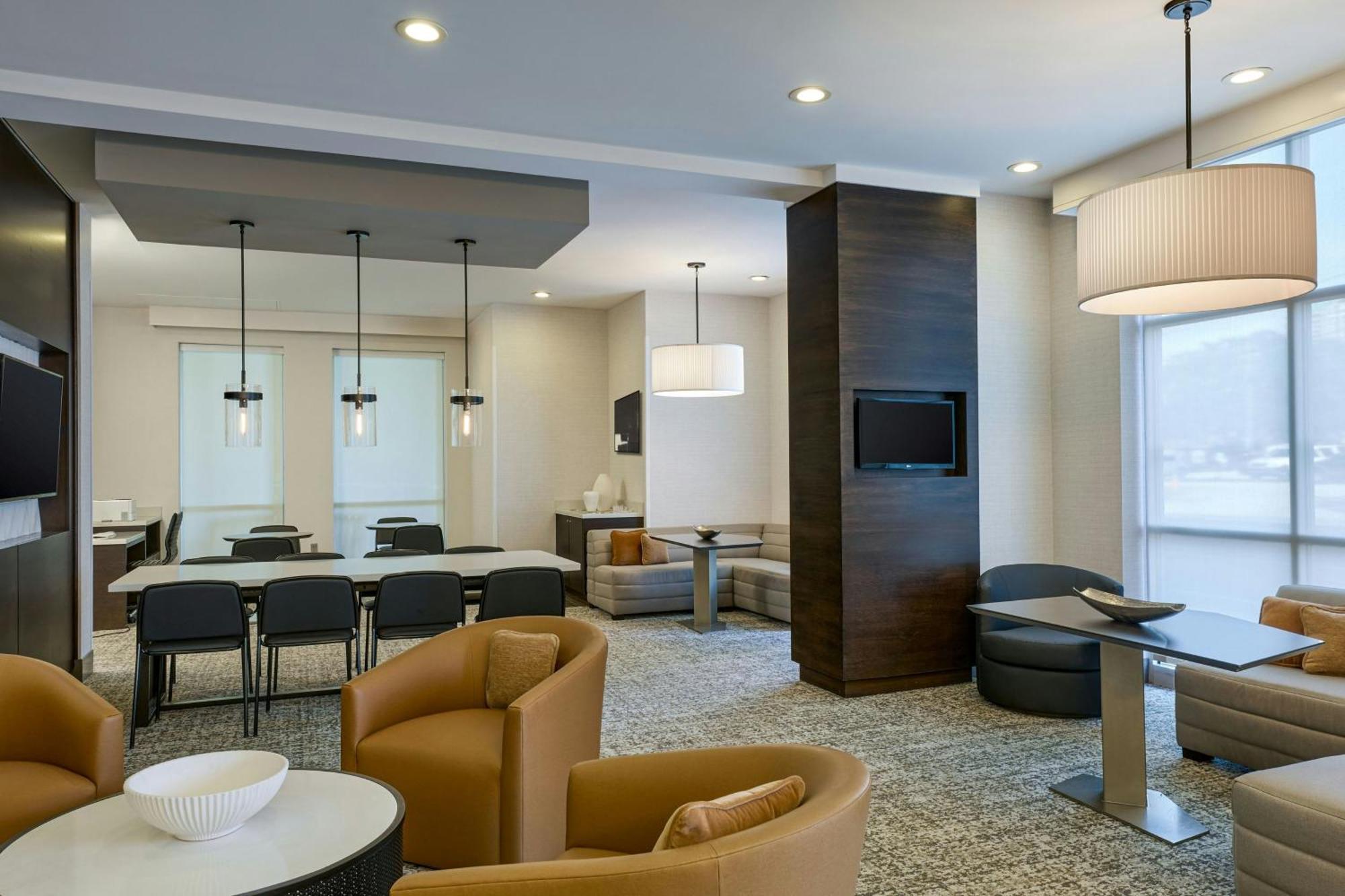By Marriott Universities At The Capitol 3* Tallahassee