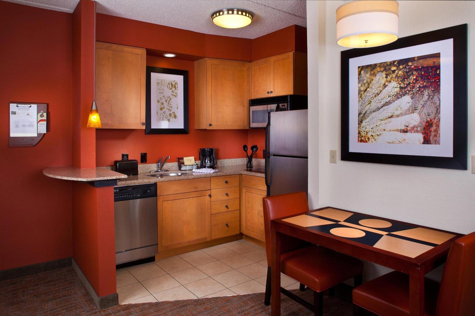 By Marriott Universities At The Capitol 3*